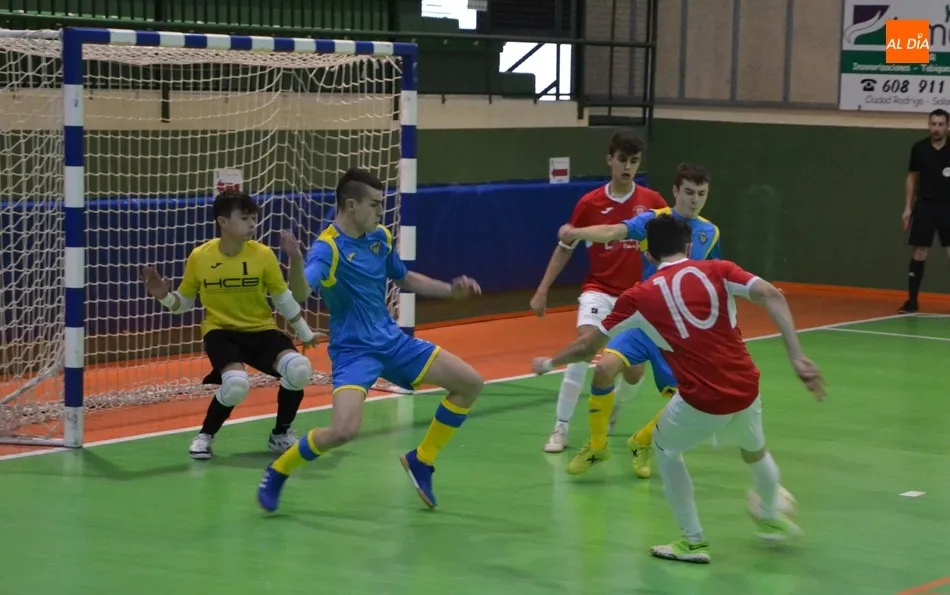 Imagen del partido de la 1ª vuelta entre el III Columnas y La Amistad Burgos