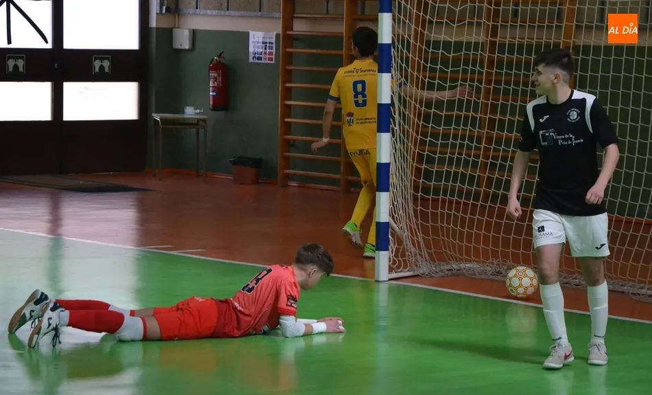 Amplia goleada ante el Atlético Benavente del III Juvenil, que terminará 2º si gana este domingo ...