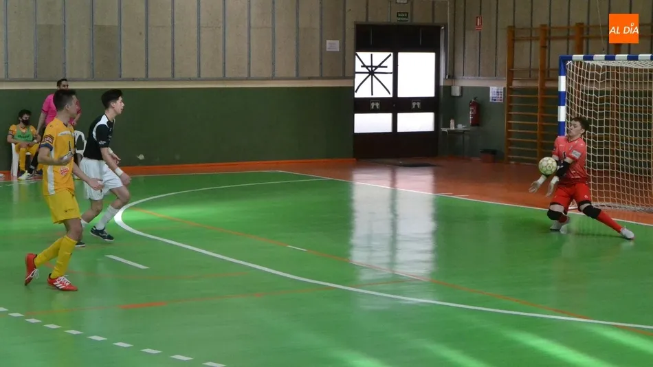 Foto 9 - Amplia goleada ante el Atl&eacute;tico Benavente del III Juvenil, que terminar&aacute; 2&ordm; si gana este domingo ...