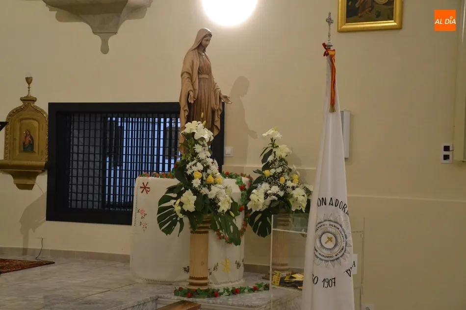 Foto 7 - Intensa jornada de devoci&oacute;n a la Virgen de Radio Mar&iacute;a en el Convento de las Carmelitas  