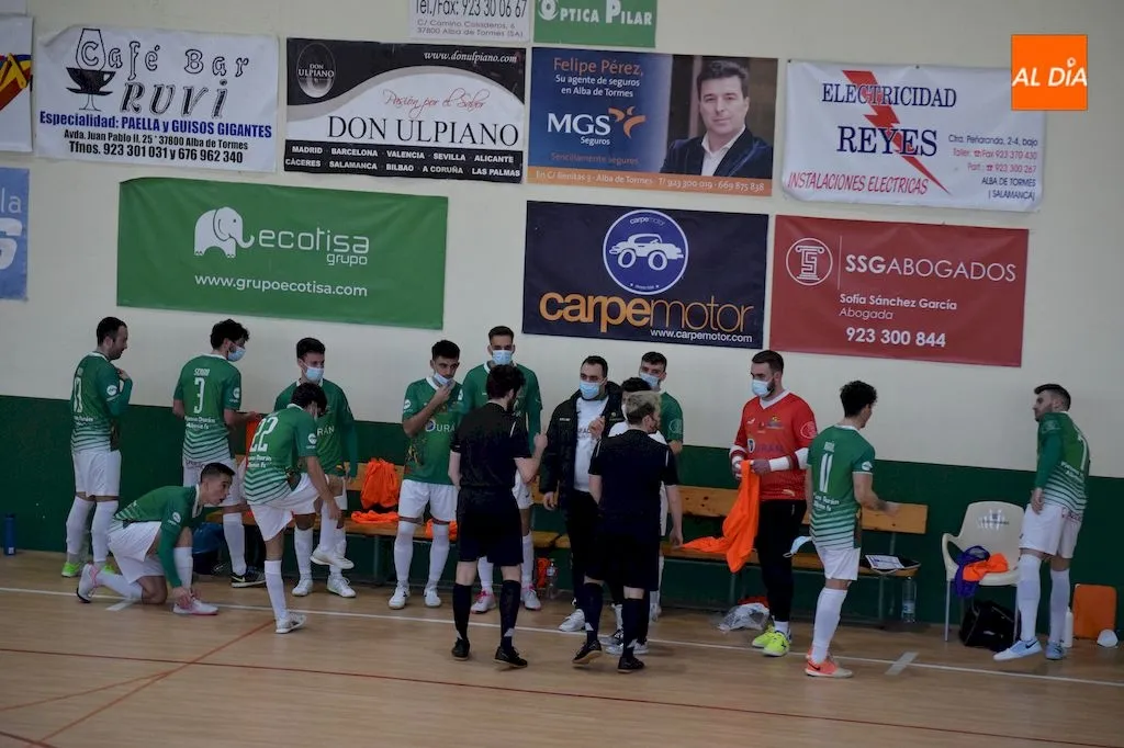Foto 11 - El Piensos Dur&aacute;n se complica la vida tras caer ante el Uni&oacute;n Arroyo (3-5)