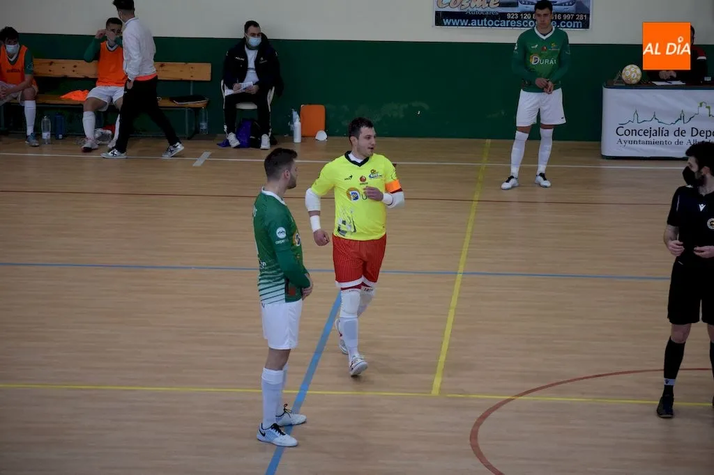 Foto 10 - El Piensos Dur&aacute;n se complica la vida tras caer ante el Uni&oacute;n Arroyo (3-5)