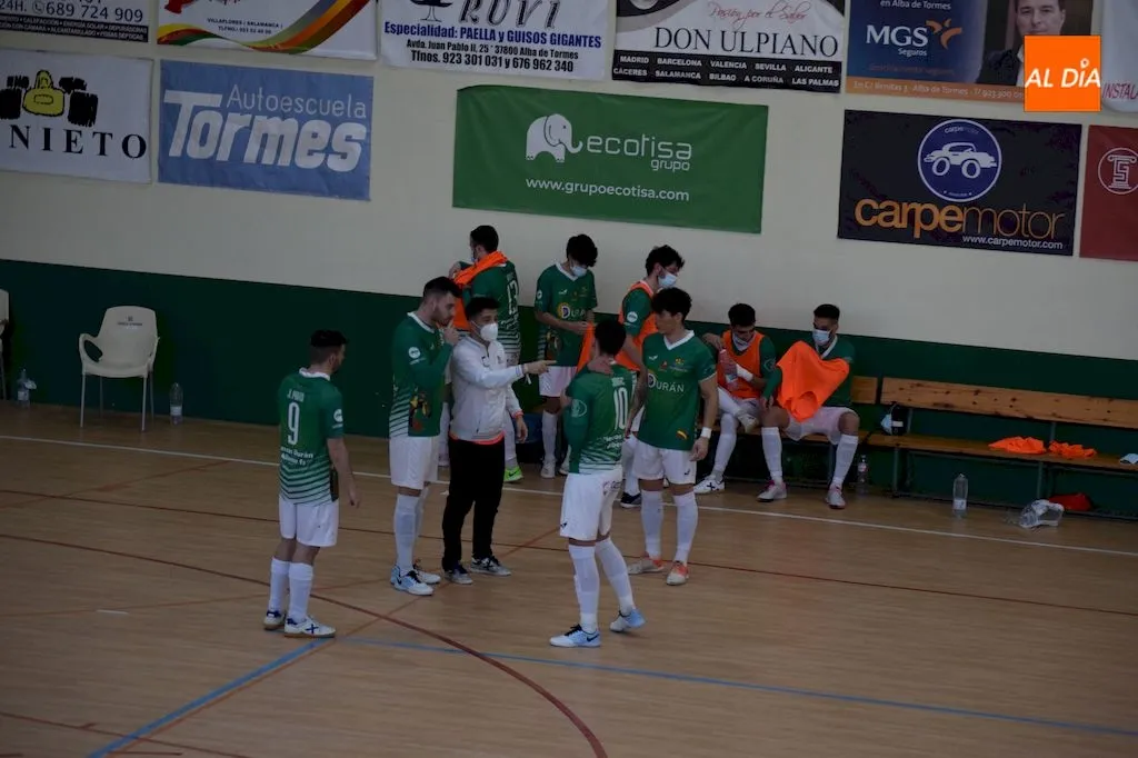 Foto 6 - El Piensos Dur&aacute;n se complica la vida tras caer ante el Uni&oacute;n Arroyo (3-5)