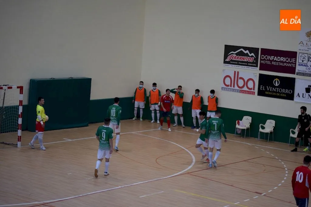 Foto 4 - El Piensos Dur&aacute;n se complica la vida tras caer ante el Uni&oacute;n Arroyo (3-5)