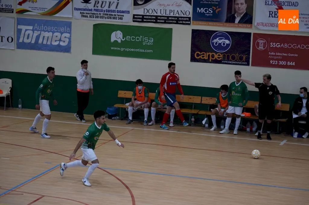 Foto 2 - El Piensos Dur&aacute;n se complica la vida tras caer ante el Uni&oacute;n Arroyo (3-5)