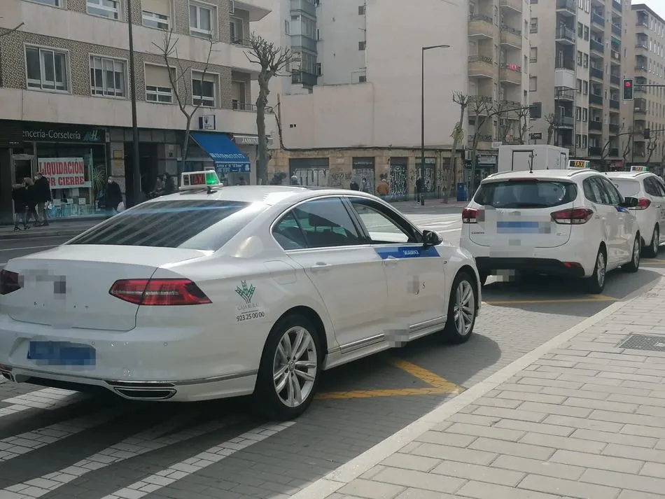 Foto 2 - Abel Gonz&aacute;lez, taxista: "En el sector estamos peor ahora que al inicio de la pandemia"