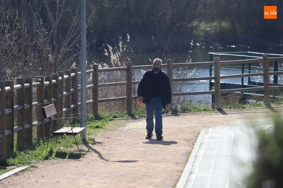 Foto 10 - El buen tiempo invita a los vecinos a disfrutar del deporte en el entorno del r&iacute;o Tormes