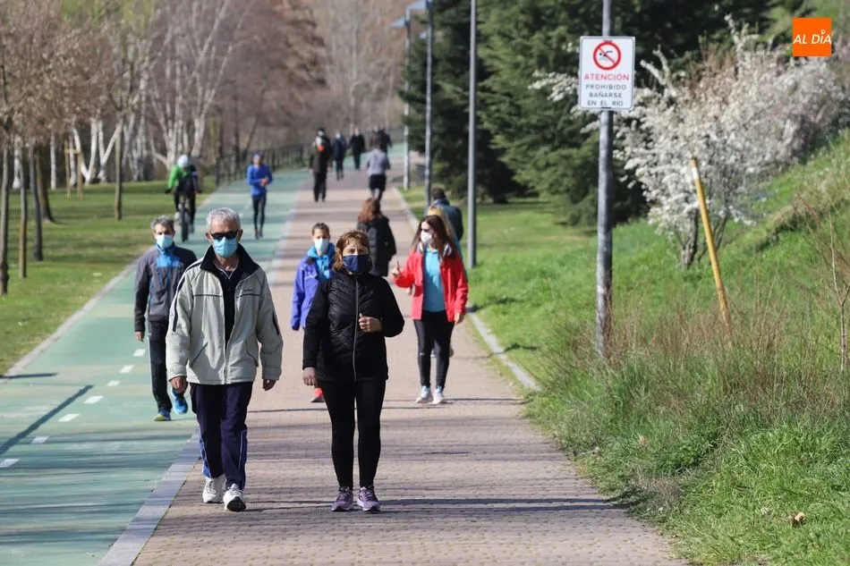 Foto 6 - El buen tiempo invita a los vecinos a disfrutar del deporte en el entorno del r&iacute;o Tormes