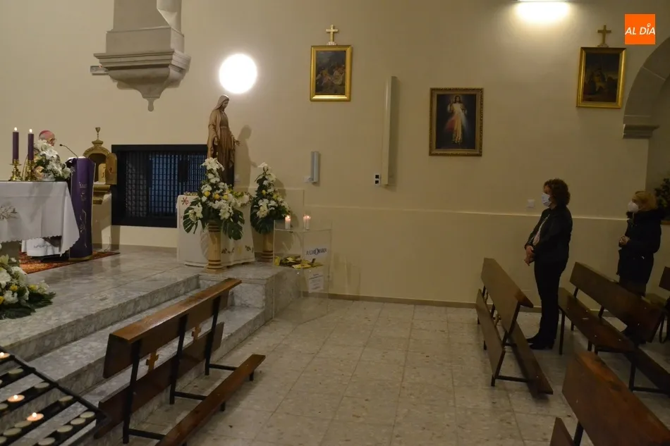 Foto 9 - Una madrugadora misa abre el &uacute;ltimo d&iacute;a de la Virgen de Radio Mar&iacute;a en Mir&oacute;briga  