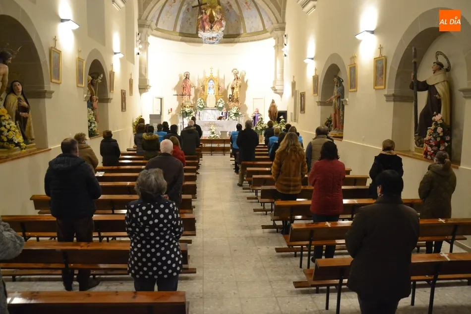 Foto 8 - Una madrugadora misa abre el &uacute;ltimo d&iacute;a de la Virgen de Radio Mar&iacute;a en Mir&oacute;briga  