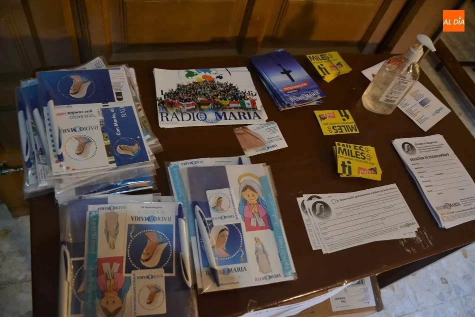 Foto 2 - Una madrugadora misa abre el &uacute;ltimo d&iacute;a de la Virgen de Radio Mar&iacute;a en Mir&oacute;briga  