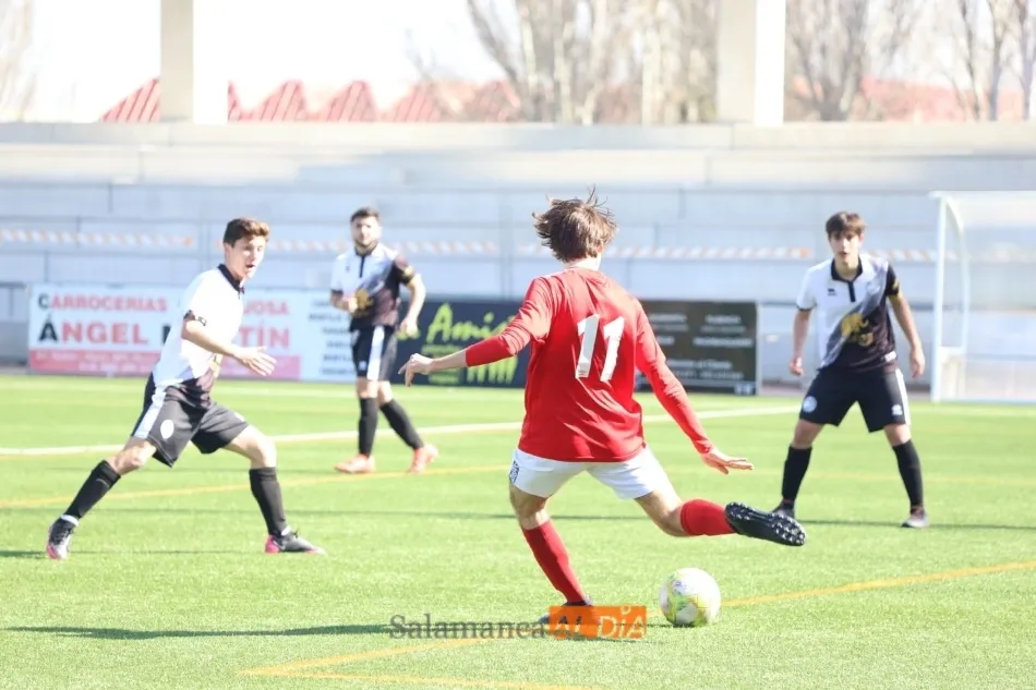 Foto 10 - Unionistas se hace a&uacute;n m&aacute;s l&iacute;der tras imponerse en el derbi al Salamanca UDS en Juvenil Regional ...