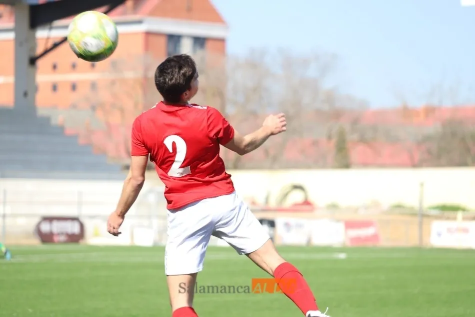 Foto 9 - Unionistas se hace a&uacute;n m&aacute;s l&iacute;der tras imponerse en el derbi al Salamanca UDS en Juvenil Regional ...