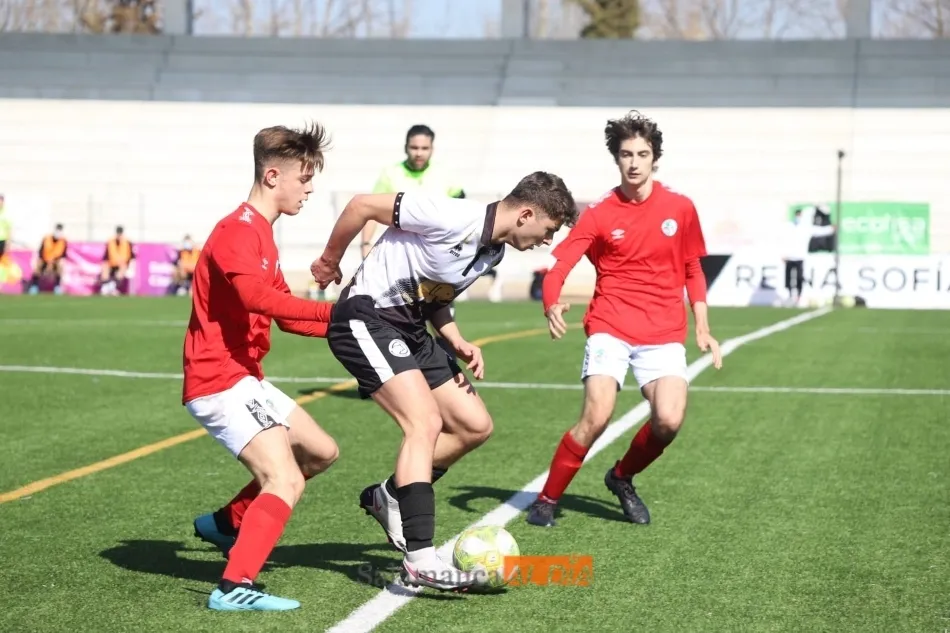 Foto 7 - Unionistas se hace a&uacute;n m&aacute;s l&iacute;der tras imponerse en el derbi al Salamanca UDS en Juvenil Regional ...