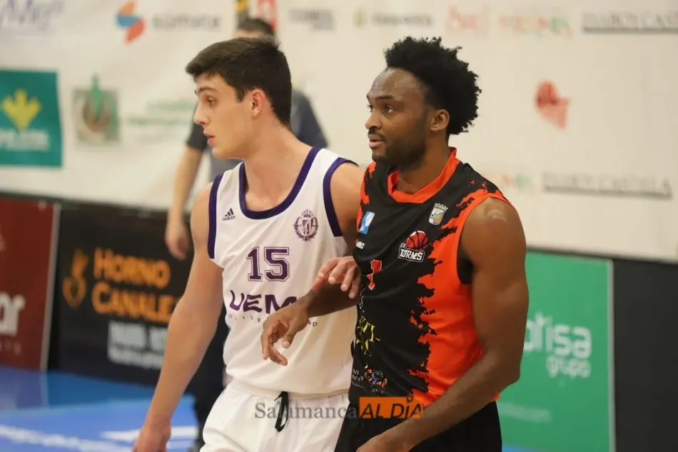 Foto 11 - Trabajada victoria ante el colista vallisoletano de Usal La Antigua (73-64)