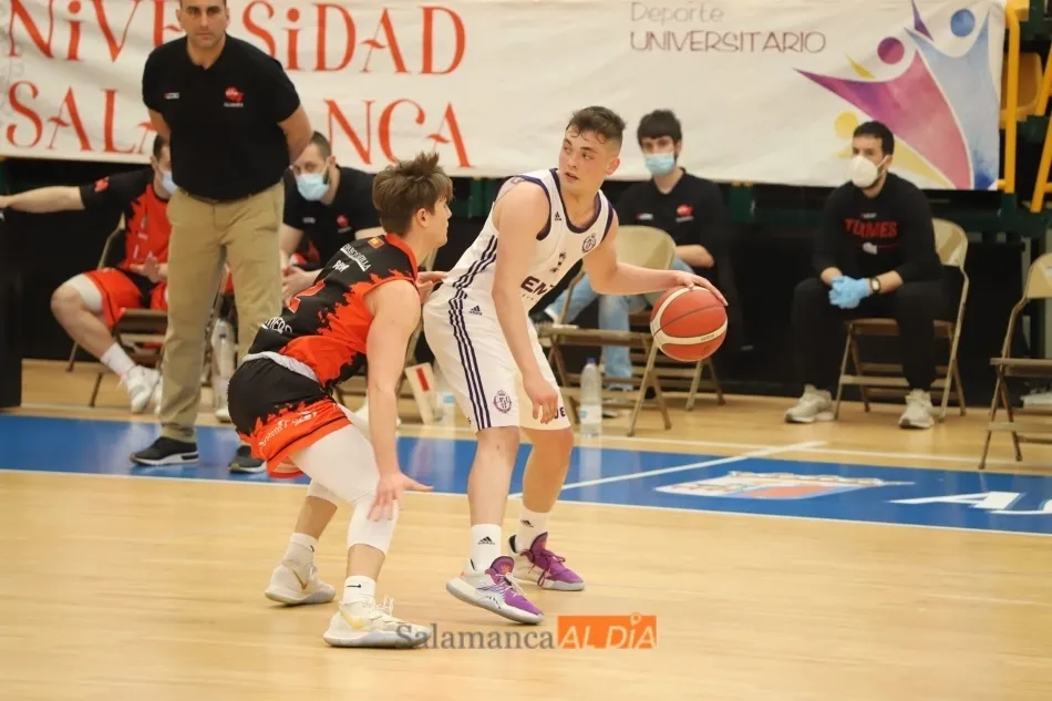 Foto 9 - Trabajada victoria ante el colista vallisoletano de Usal La Antigua (73-64)