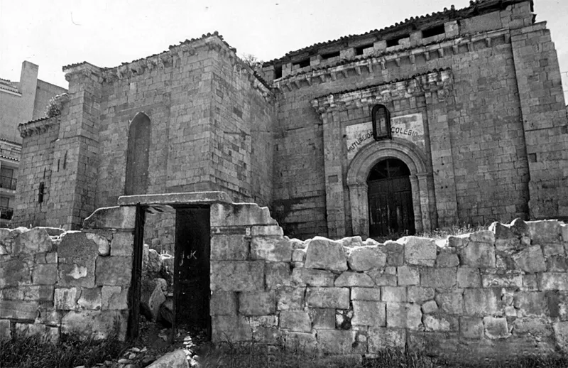 Foto 2 - El templo rom&aacute;nico de San Crist&oacute;bal (Colegio de San Jos&eacute;)