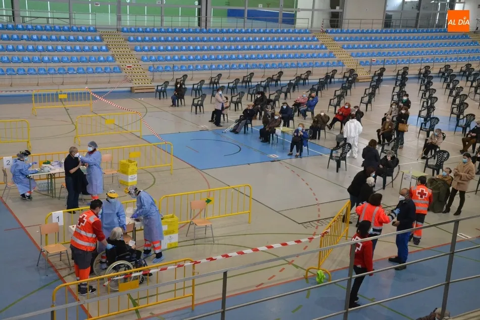 Foto 10 - Arranca la vacunaci&oacute;n masiva contra el coronavirus en Ciudad Rodrigo  