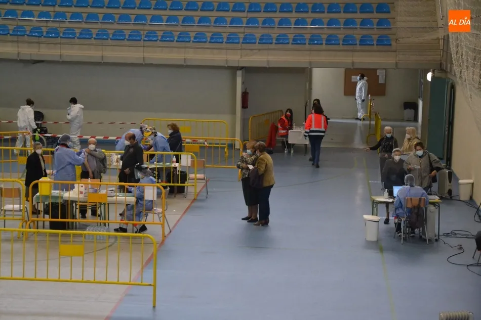 Foto 3 - Arranca la vacunaci&oacute;n masiva contra el coronavirus en Ciudad Rodrigo  
