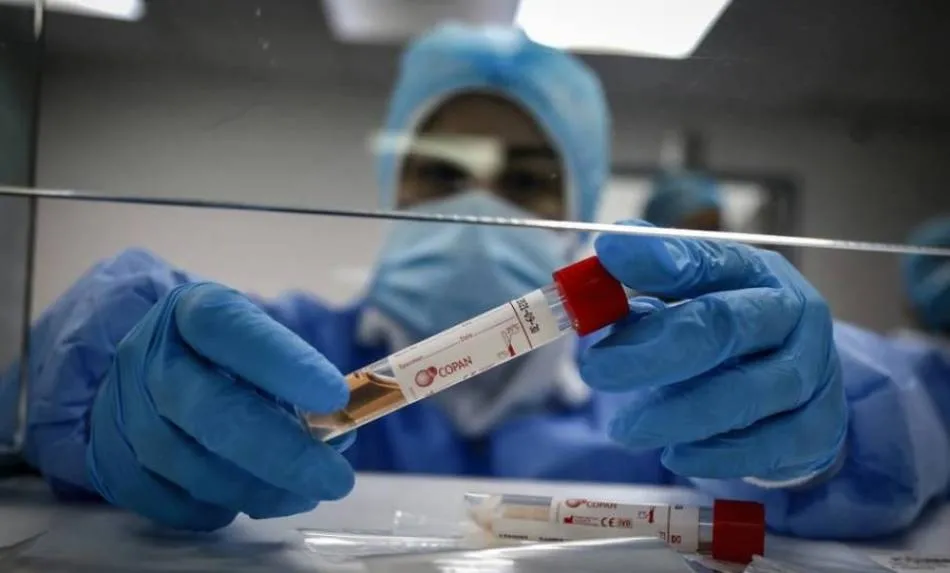 Sanidad notifica 15.978 casos de coronavirus y 467 fallecidos este fin de semana   