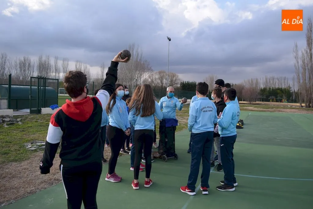 Foto 7 - La Escuela de Atletismo de Alba de Tormes se mantiene en tiempos de pandemia