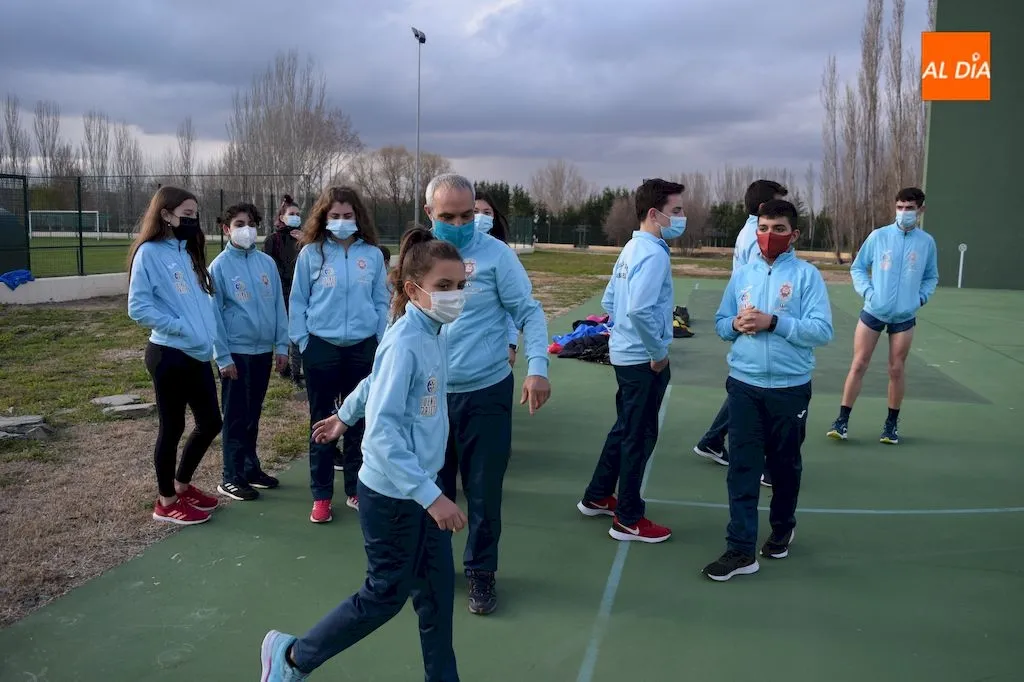 Foto 6 - La Escuela de Atletismo de Alba de Tormes se mantiene en tiempos de pandemia
