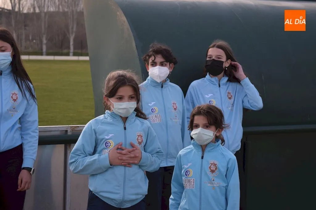 Foto 2 - La Escuela de Atletismo de Alba de Tormes se mantiene en tiempos de pandemia