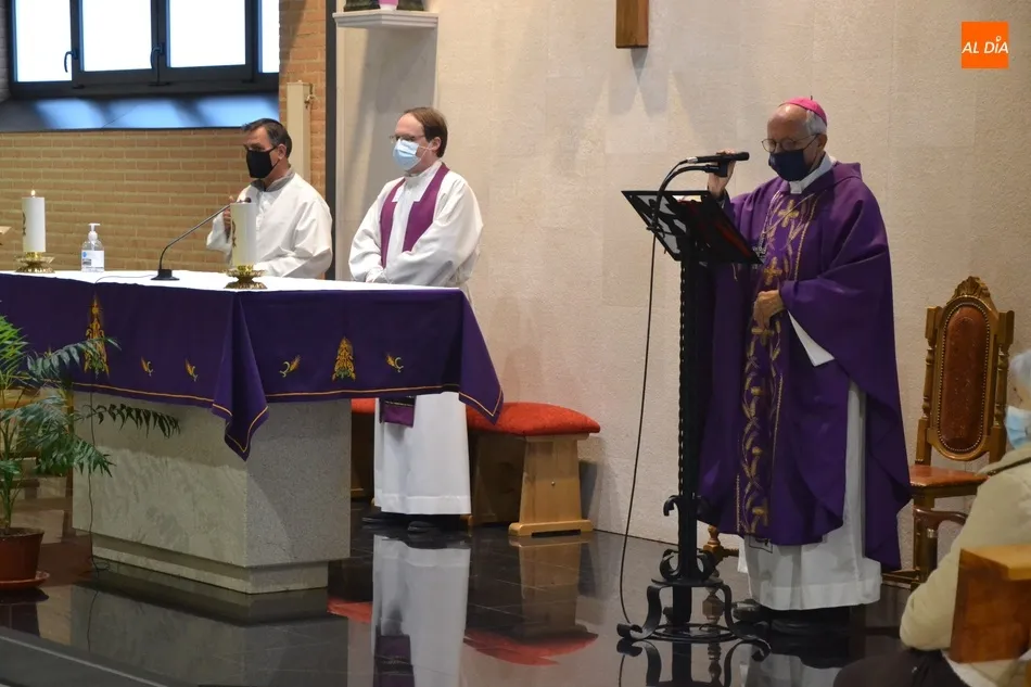 Foto 5 - Jes&uacute;s Garc&iacute;a Burillo preside la misa de apertura de la Campa&ntilde;a contra el Hambre  