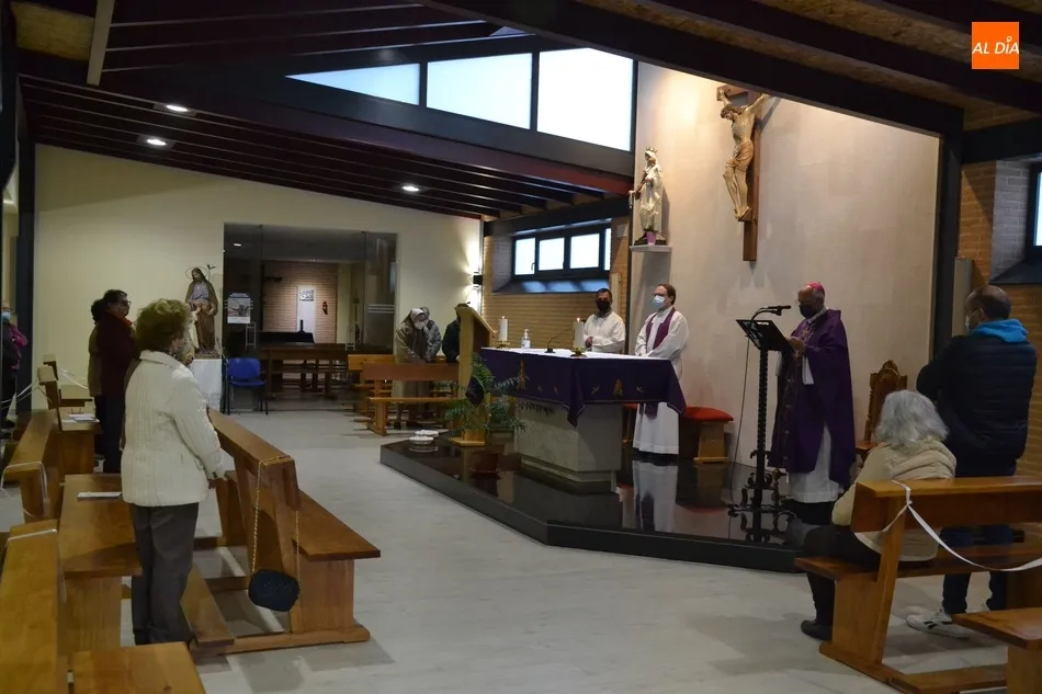 Foto 4 - Jes&uacute;s Garc&iacute;a Burillo preside la misa de apertura de la Campa&ntilde;a contra el Hambre  