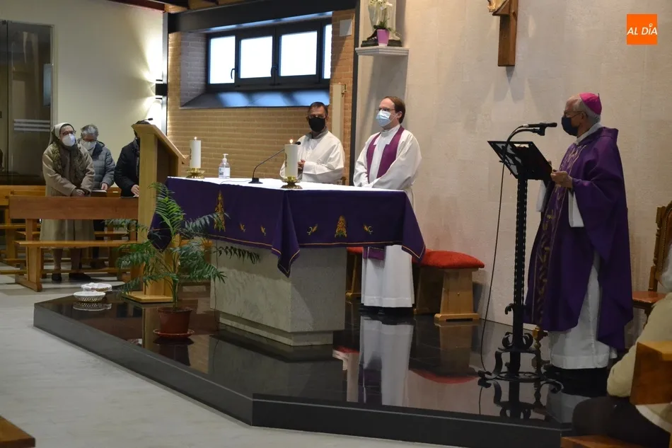 Foto 3 - Jes&uacute;s Garc&iacute;a Burillo preside la misa de apertura de la Campa&ntilde;a contra el Hambre  
