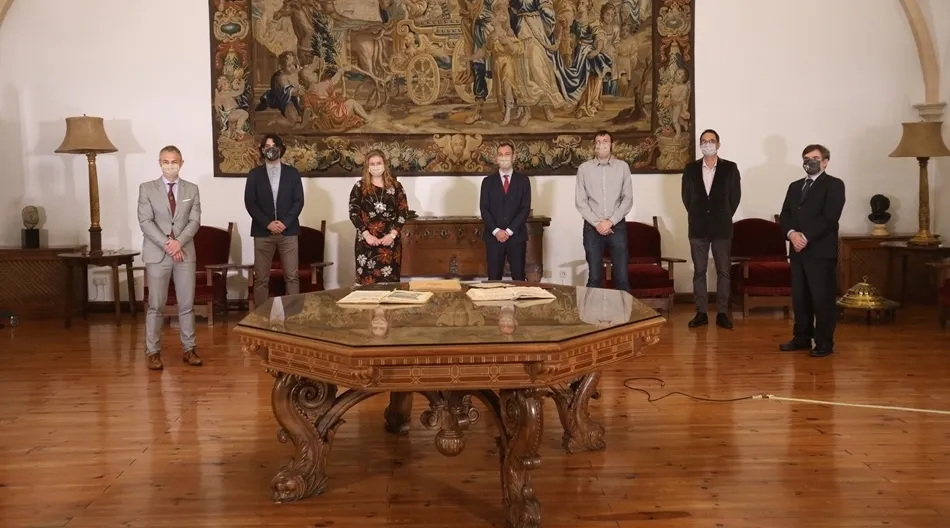Foto 4 - Un total de 21 nuevos catedr&aacute;ticos y profesores de la USAL toman posesi&oacute;n de sus cargos