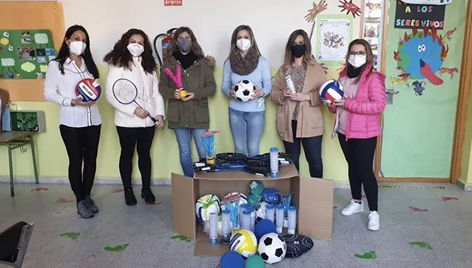 La AMPA San Miguel del CEIP Miguel de Unamuno ha realizado una donación para la compra de material deportivo