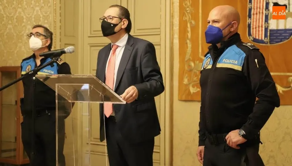 El concejal de Protección Ciudadano, Fernando Carabias, en la presentación de la memoria 2020 de la Policía Local. Foto de Lydia González