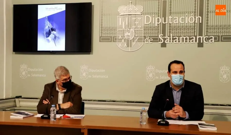 El delegado del área de Cultura de la Diputación de Salamanca, David Mingo, y el director del IDES, Juan Francisco Blanco, en la presentación de este libro. Foto de Lydia González