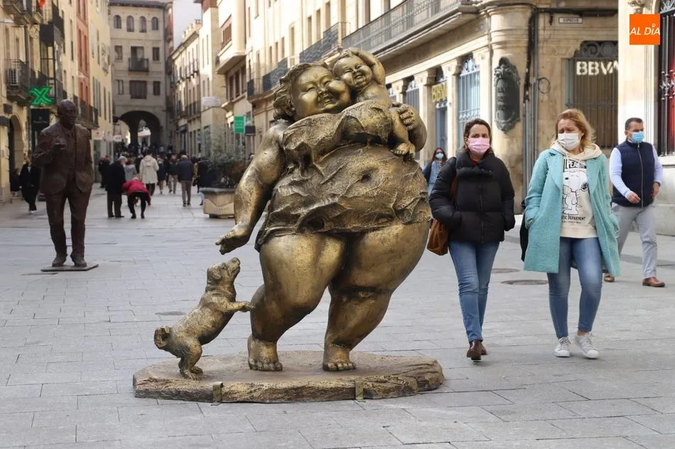 Foto 11 - Las esculturas del artista chino Xu Hongfei vuelven a adornar Salamanca