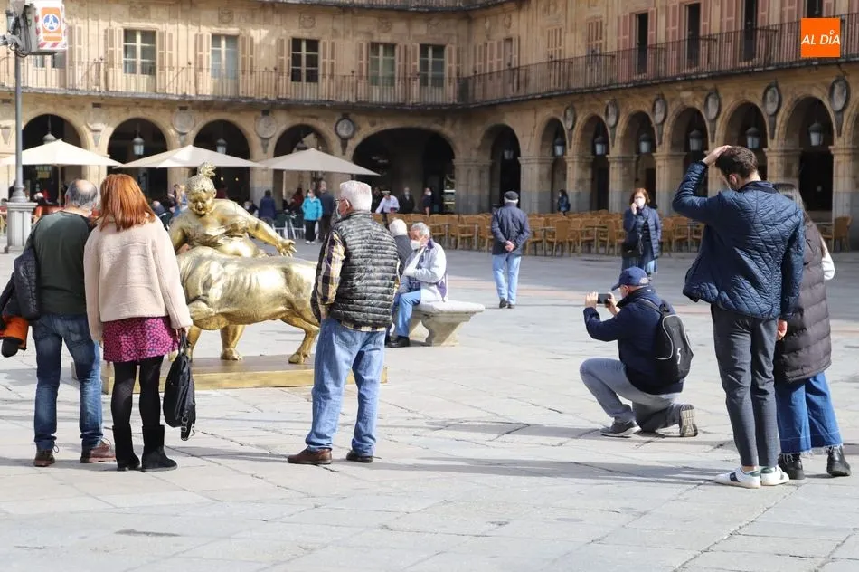 Foto 8 - Las esculturas del artista chino Xu Hongfei vuelven a adornar Salamanca