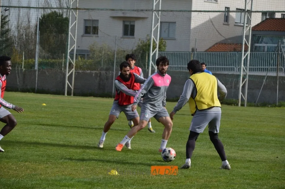 Foto 11 - El Salamanca UDS pone toda la carne en el asador en el entrenamiento para la cita con el Zamora