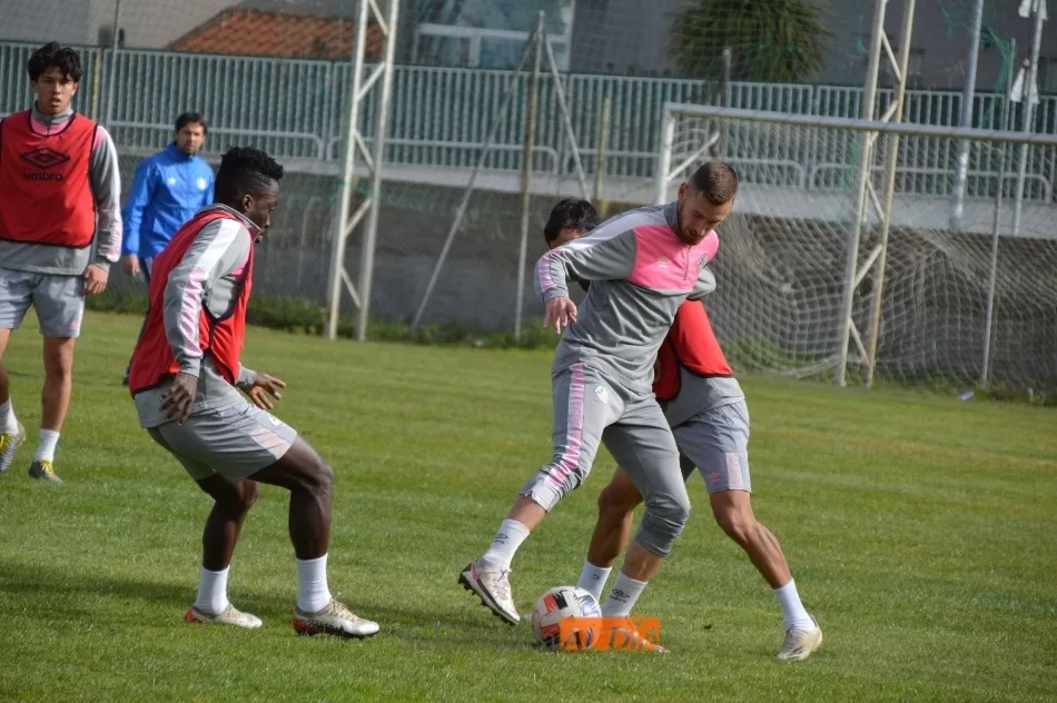 Foto 3 - El Salamanca UDS pone toda la carne en el asador en el entrenamiento para la cita con el Zamora
