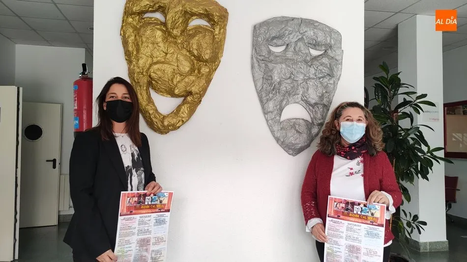 María Jesús Moro, concejala de Cultura, y Mercedes Martín, coordinadora cultural municipal - KR