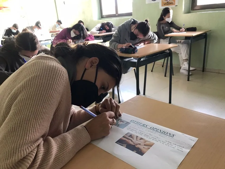 Foto 4 - &lsquo;Acompa&ntilde;ando tu futuro&rsquo;, jornada de orientaci&oacute;n acad&eacute;mica en el Colegio Santa Teresa