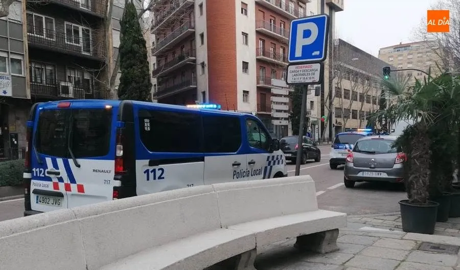 Foto 2 - Herida tras la colisi&oacute;n de dos turismos en el paseo de Carmelitas