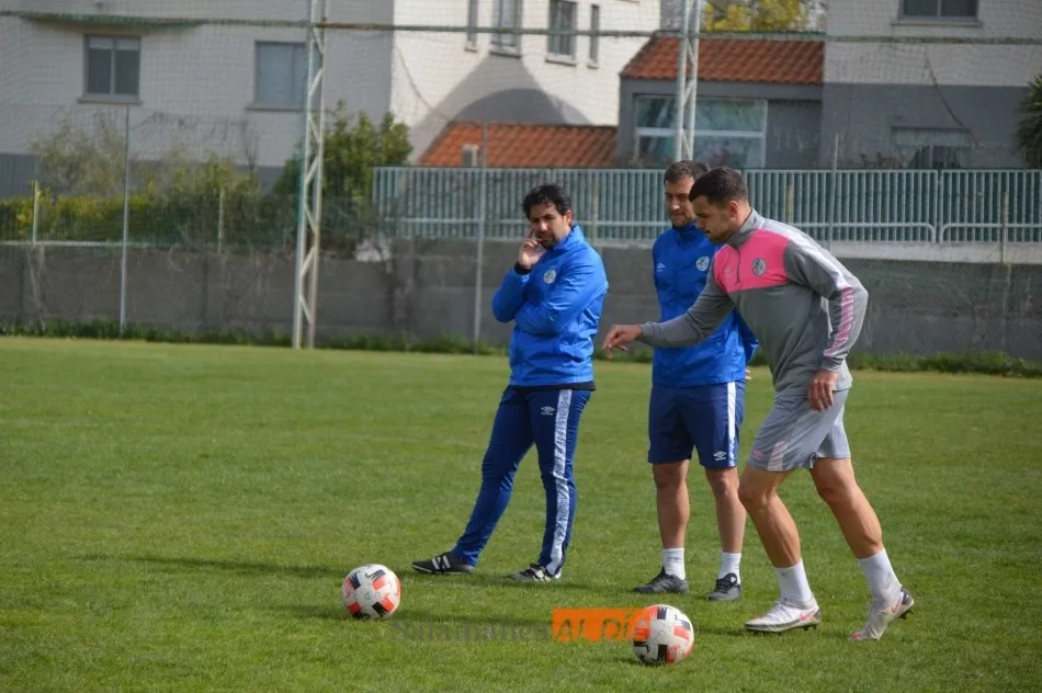 Foto 3 - Juancho completa su primer entrenamiento con el Salamanca UDS y el buen ambiente reina en la...