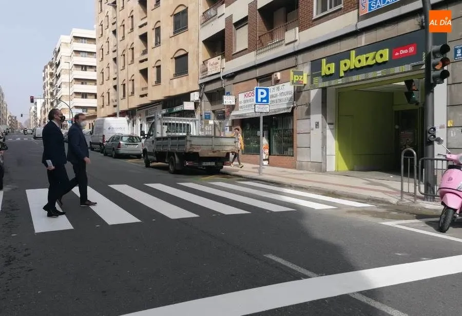 Foto 3 - La avenida de Italia estrena sem&aacute;foros en todos sus pasos de peatones