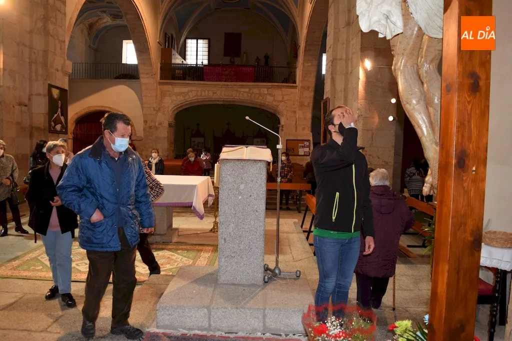 Foto 7 - El tradicional besapi&eacute;s al Cristo de la Salud, sustituido por segundo a&ntilde;o consecutivo por una...