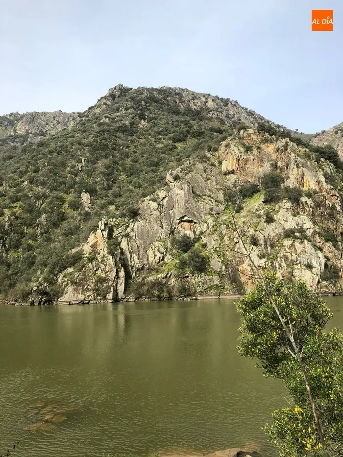 Foto 3 - El Ayuntamiento de Mieza acerca el ca&ntilde;&oacute;n del r&iacute;o Duero a los senderistas tras adecentar el...