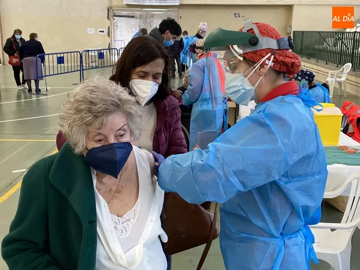 Foto 5 - La Zona B&aacute;sica de Salud de Pe&ntilde;aranda pone en marcha la vacunaci&oacute;n masiva&nbsp;