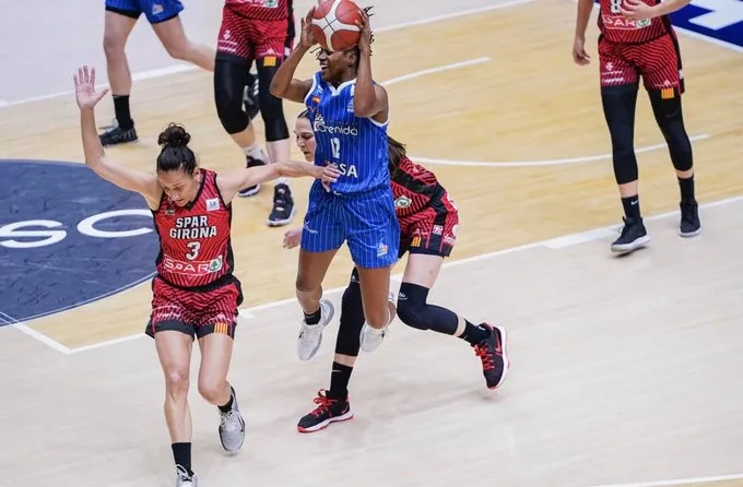 Foto 7 - El Perfumer&iacute;as Avenida cae en la pr&oacute;rroga con el Uni Girona y no consigue colarse en la final de...