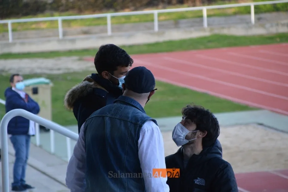Foto 4 - El filial del Salamanca UDS se estrella con los palos y Guill&eacute;n termina expulsado en el empate con ...