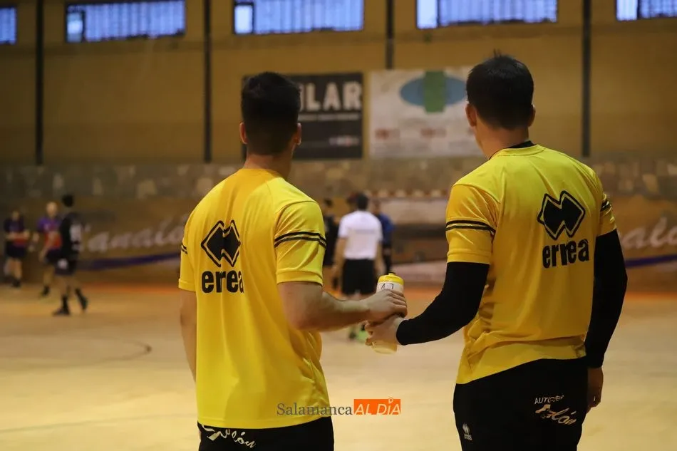 Foto 5 - El BM Salamanca vence al Balopal en un competido encuentro (34-33)