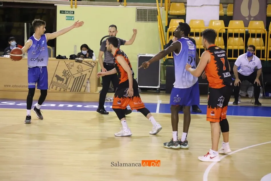 Foto 4 - El CB Tormes saca su poder&iacute;o para dejar KO al Bezana (77-68)